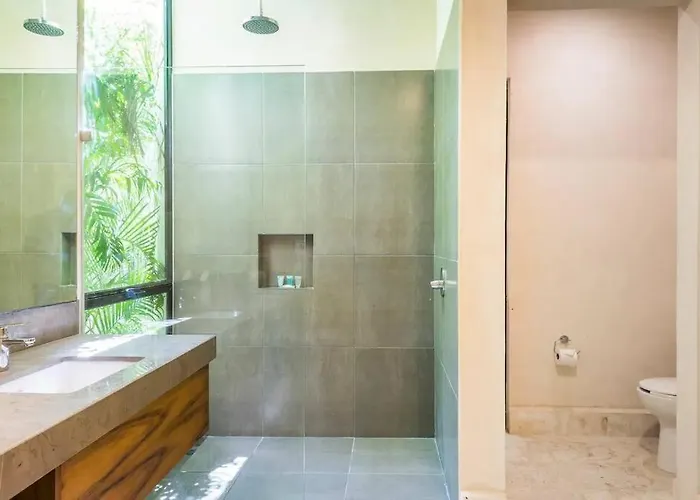Villa With Jacuzzi & Pool With Great Concierge Service *