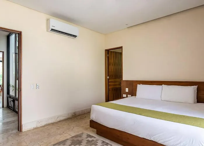 Villa With Jacuzzi & Pool With Great Concierge Service