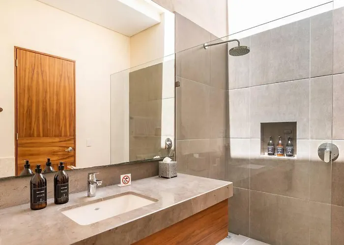 Villa With Jacuzzi & Pool With Great Concierge Service *