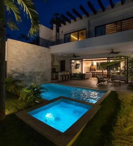 With Jacuzzi & Pool With Great Concierge Service Villa Tulum
