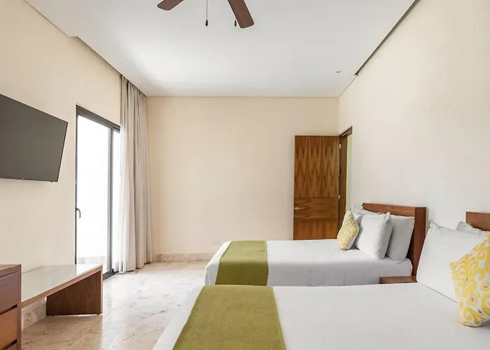 With Jacuzzi & Pool With Great Concierge Service Villa