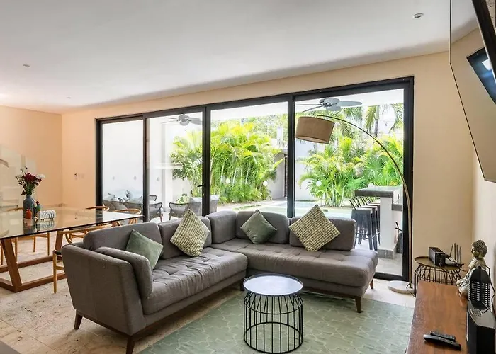 Villa With Jacuzzi & Pool With Great Concierge Service